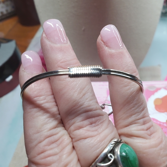 Silvertone bangle bracelet with a mother-of-pearl Inlay of a sun, bird & mountai - Picture 6 of 14